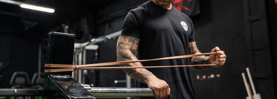 Best Shoulder Warm Up With Bands (According to Trainer)
