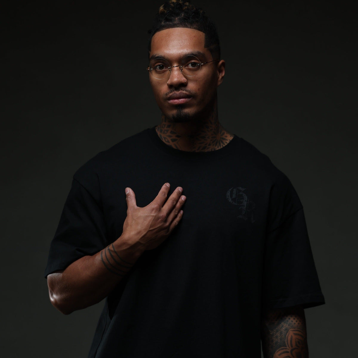 Initial Tee - Black/Black